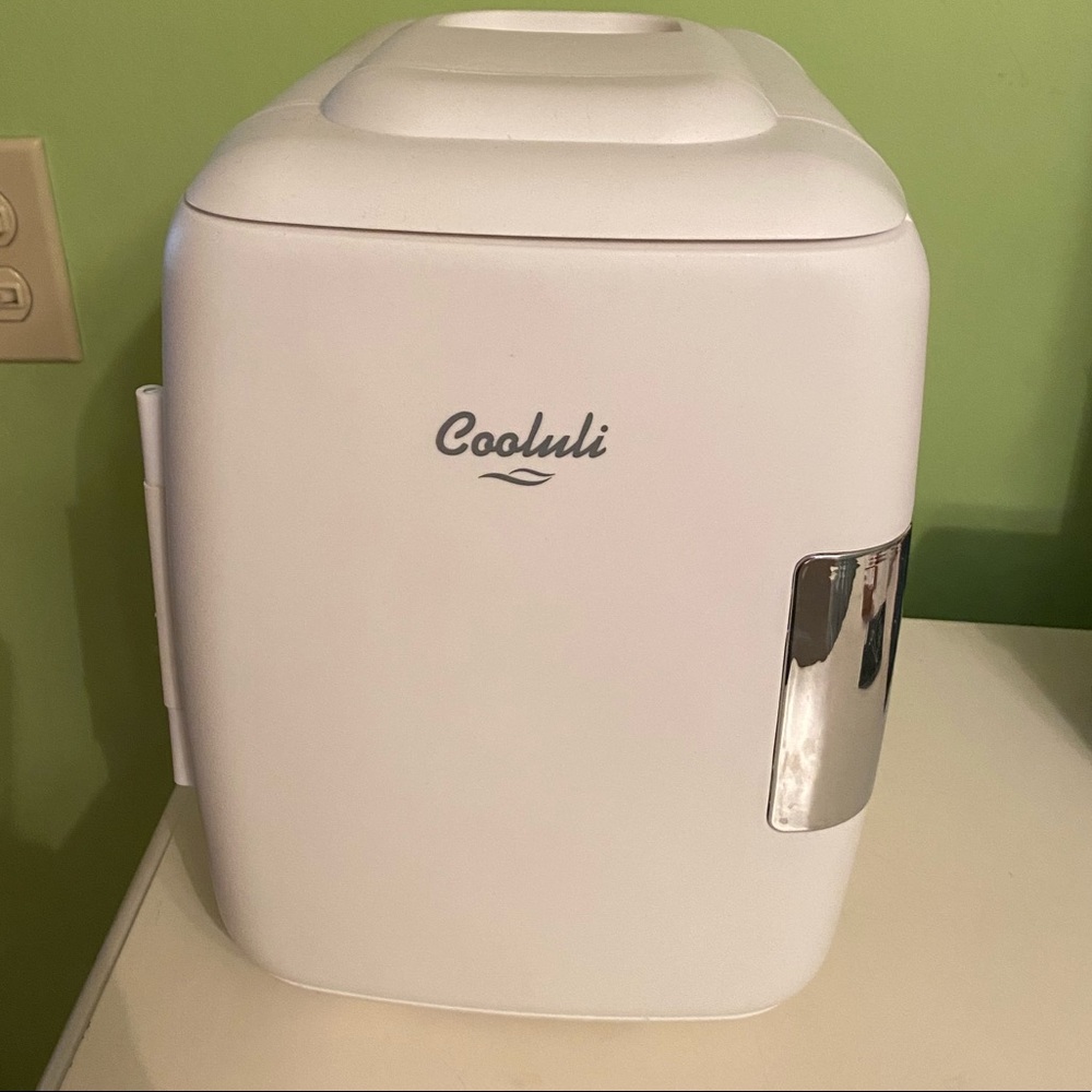 cooluli mini fridge/ warmer